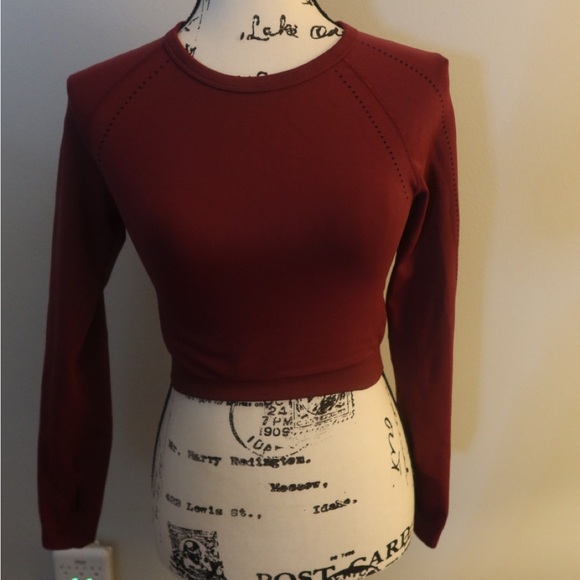 Workout Top - Picture 1 of 5